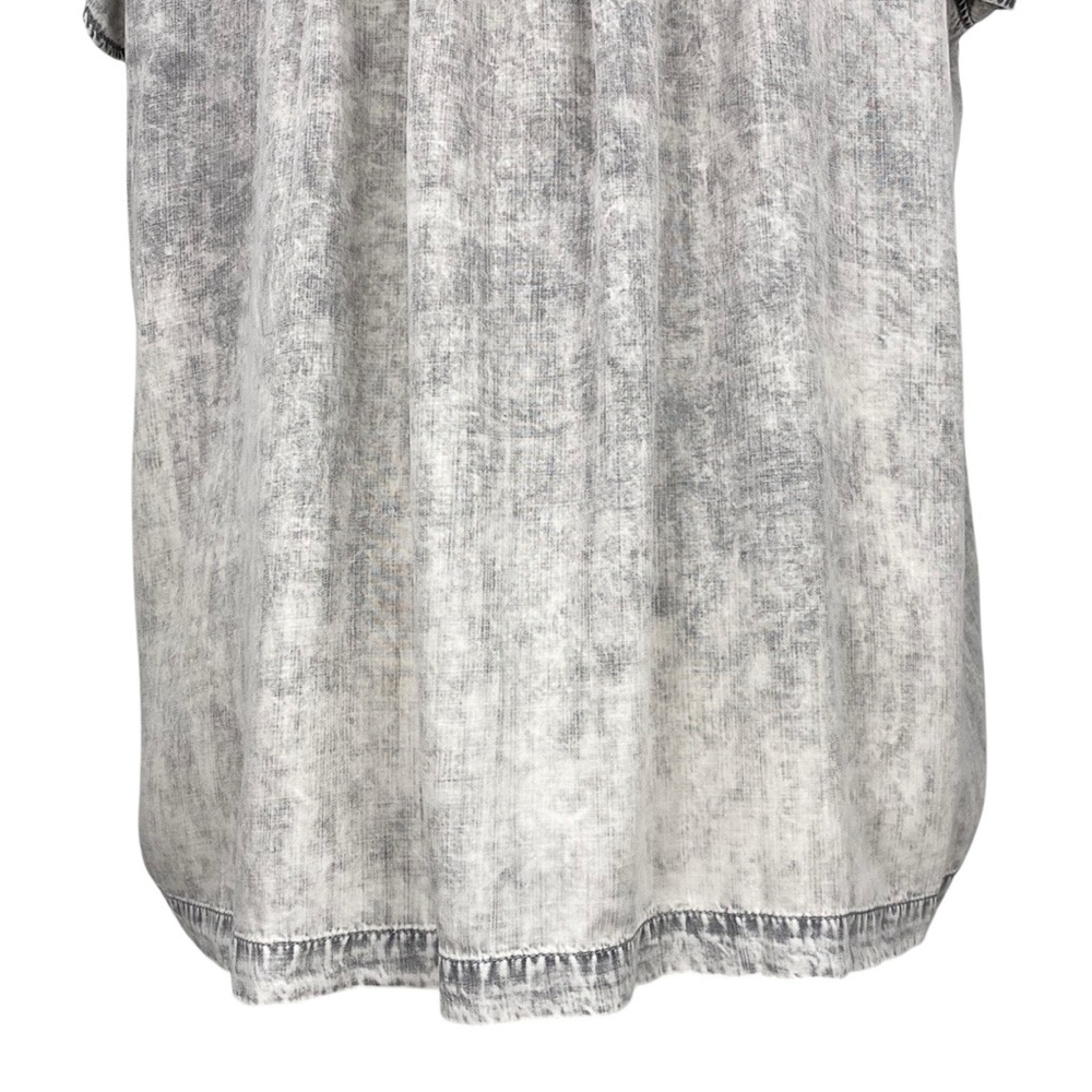 Jane + Delancey Gray Acid Wash Chambray Casual Boho Short Ruffle Sleeve Blouse - Picture 9 of 15